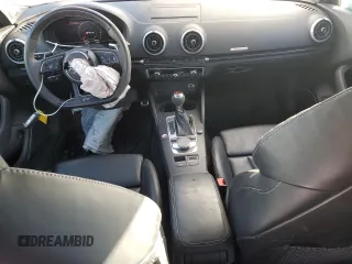 2017 Audi RS 3 z VIN WUABWGFF6H1900194, wystawiony jako Copart lot #70787422 z przebiegiem 29 615 mil mil oraz . Historia ofert i sprzedaży dostępna na DreamBid. Obrazek 8.