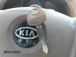 2006 Kia Sportage LX z VIN KNDJF723X67143301, wystawiony jako IAAI lot #41950899 z przebiegiem 271 184 mil mil oraz . Historia ofert i sprzedaży dostępna na DreamBid. Obrazek 11.