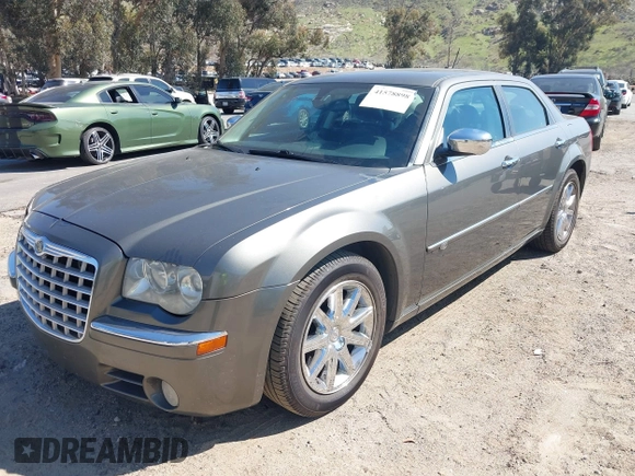 2008 Chrysler 300 C Hemi z VIN 2C3LA63H08H119760, wystawiony jako IAAI lot #41578898 z przebiegiem 240 531 mil mil oraz . Historia ofert i sprzedaży dostępna na DreamBid. Obrazek 2.