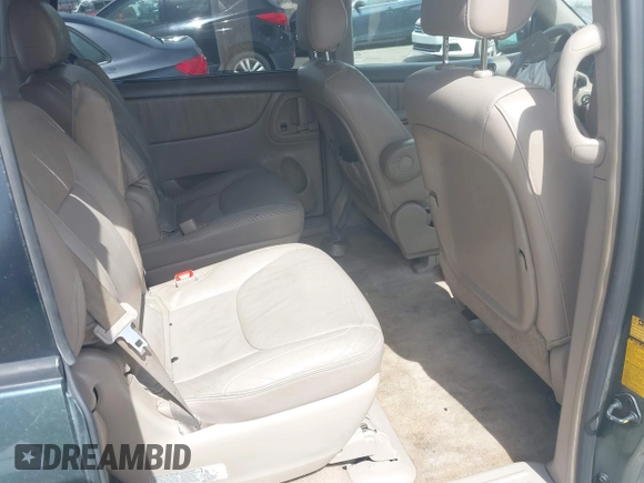 2005 Toyota Sienna XLE with VIN 5TDBA22C65S040922, listed as a IAAI auction lot 41988449 with 292,167 mi miles. Bid and sale history available at carsss.com. Image 8.