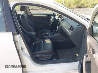 2015 Volkswagen Jetta SE с VIN 3VWD17AJ4FM312923, выставлен на аукционе IAAI как лот 42653648 с пробегом 85 978 миль миль и . История ставок и продаж доступна на DreamBid. Изображение 5.