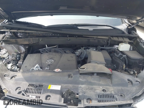 2019 Toyota Highlander LE with VIN 5TDBZRFH6KS718068, listed as a IAAI auction lot 42296326 with Not provided miles and . Bid and sale history available at DreamBid. Image 10.