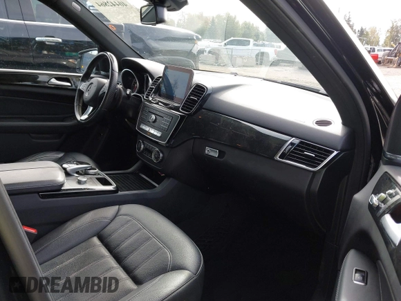 2016 Mercedes-Benz GLE 350 with VIN 4JGDA5JB5GA801020, listed as a IAAI auction lot 40442864 with 61,636 mi miles and . Bid and sale history available at DreamBid. Image 5.