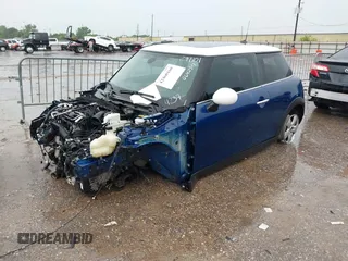 2018 MINI Hardtop Cooper with VIN WMWXP5C50J2G64237, listed as a IAAI auction lot 42460160 with Not provided miles and . Bid and sale history available at DreamBid. Image 16.
