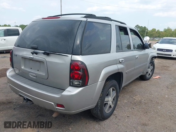 2006 Chevrolet TrailBlazer LS with VIN 1GNDS13S062360615, listed as a IAAI auction lot 40089118 with 207,436 mi miles and . Bid and sale history available at DreamBid. Image 4.