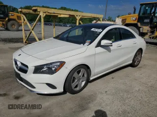 2018 Mercedes-Benz CLA 250 z VIN WDDSJ4GB7JN557017, wystawiony jako Copart lot #56031675 z przebiegiem Nie podano mil oraz Szkoda całkowita • Salvage title. Historia ofert i sprzedaży dostępna na DreamBid. Obrazek 1.