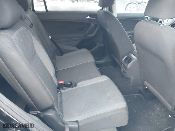 2019 Volkswagen Tiguan S with VIN 3VV0B7AX9KM047642, listed as a IAAI auction lot 41523269 with 61,221 mi miles. Bid and sale history available at carsss.com. Image 8.
