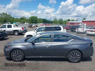 2025 Nissan Altima SV with VIN 1N4BL4DV0SN381826, listed as a IAAI auction lot 42201363 with 2,071 mi miles and . Bid and sale history available at DreamBid. Image 14.