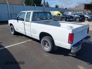 1991 GMC Sonoma with VIN 1GTCS19Z4M8505710, listed as a IAAI auction lot 41865519 with 112,290 mi miles and . Bid and sale history available at carsss.com. Image 3.