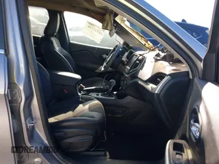 2018 Jeep Cherokee Latitude Plus with VIN 1C4PJLLB1JD615497, listed as a IAAI auction lot 41242298 with 1 mi miles. Bid and sale history available at carsss.com. Image 5.