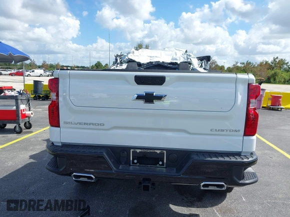 2024 Chevrolet Silverado 1500 Custom Trail Boss with VIN 3GCUDCED6RG354939, listed as a IAAI auction lot 40639035 with 42 mi miles. Bid and sale history available at carsss.com. Image 16.