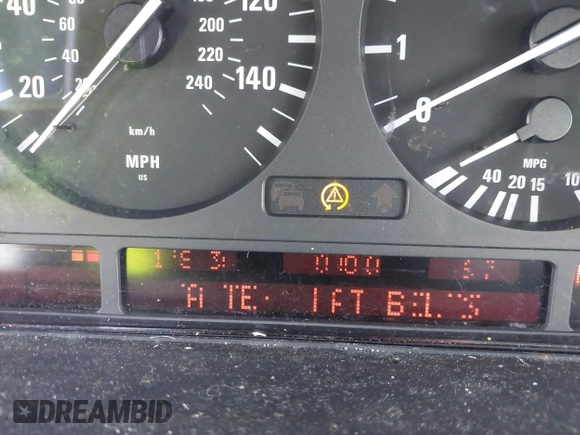1998 BMW 5 Series 540i z VIN WBADE6328WBW62177, wystawiony jako IAAI lot #42450329 z przebiegiem Nie podano mil oraz . Historia ofert i sprzedaży dostępna na DreamBid. Obrazek 12.