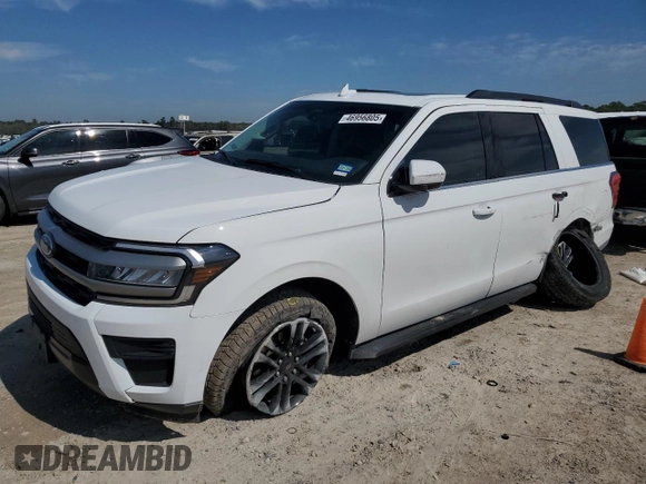 2024 Ford Expedition XLT with VIN 1FMJU1H84REA28212, listed as a Copart auction lot 46956805 with 28,507 mi miles and Salvage Title. Bid and sale history available at carsss.com. Image 1.