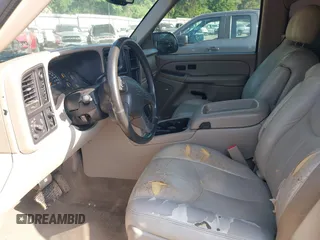 2005 Chevrolet Tahoe LT with VIN 1GNEK13T05R136750, listed as a IAAI auction lot 42054813 with 1 mi miles. Bid and sale history available at carsss.com. Image 5.