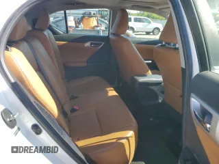 2011 Lexus CT 200h z VIN JTHKD5BH0B2046799, wystawiony jako Copart lot #58246525 z przebiegiem 130 019 mil mil oraz Szkoda całkowita • Salvage title. Historia ofert i sprzedaży dostępna na DreamBid. Obrazek 10.