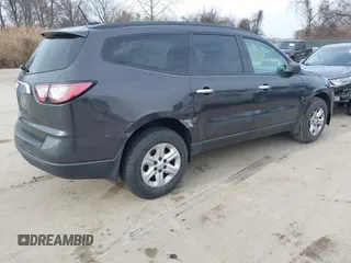2017 Chevrolet Traverse LS z VIN 1GNKVFKD4HJ142765, wystawiony jako IAAI lot #41630040 z przebiegiem 82 986 mil mil oraz . Historia ofert i sprzedaży dostępna na DreamBid. Obrazek 4.