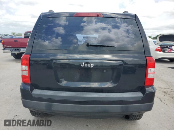 2014 Jeep Patriot Sport with VIN 1C4NJPBA8ED749968, listed as a Copart auction lot 61550455 with 132,892 mi miles and Salvage title. Bid and sale history available at DreamBid. Image 6.