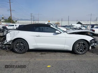 2020 Ford Mustang EcoBoost z VIN 1FATP8UH0L5134222, wystawiony jako IAAI lot #41477417 z przebiegiem 40 698 mil mil oraz . Historia ofert i sprzedaży dostępna na DreamBid. Obrazek 13.