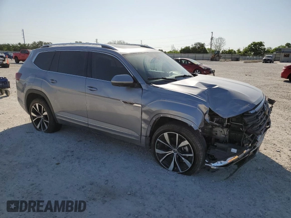 2024 Volkswagen Atlas SEL Premium R-Line with VIN 1V2FR2CA9RC520336, listed as a Copart auction lot 52252065 with 16,900 mi miles and Salvage title. Bid and sale history available at DreamBid. Image 4.