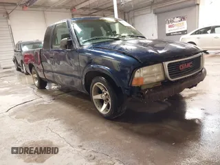 2003 GMC Sonoma SLS with VIN 1GTCS19X438148073, listed as a IAAI auction lot 41158520 with 170,817 mi miles. Bid and sale history available at carsss.com. Image 1.
