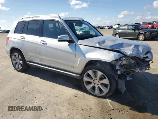 2010 Mercedes-Benz GLK 350 with VIN WDCGG8HB9AF326435, listed as a Copart auction lot 49354255 with 200,013 mi miles and Salvage Title. Bid and sale history available at carsss.com. Image 4.