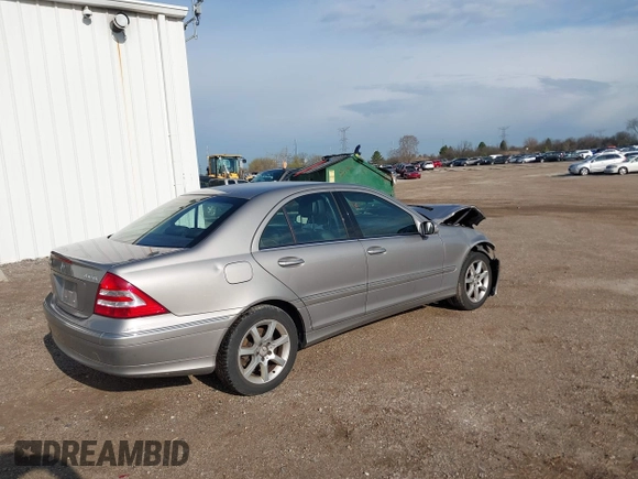 2007 Mercedes-Benz C z VIN WDBRF87H97F851056, wystawiony jako IAAI lot #42084412 z przebiegiem 1 173 665 mil mil oraz . Historia ofert i sprzedaży dostępna na DreamBid. Obrazek 4.