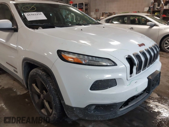2017 Jeep Cherokee Latitude z VIN 1C4PJMCB5HW509073, wystawiony jako IAAI lot #41563435 z przebiegiem 108 737 mil mil oraz . Historia ofert i sprzedaży dostępna na DreamBid. Obrazek 20.