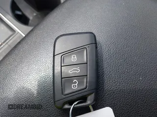 2018 Volkswagen Atlas SE with VIN 1V2CR2CA9JC535166, listed as a IAAI auction lot 42179451 with 146,625 mi miles and . Bid and sale history available at DreamBid. Image 11.