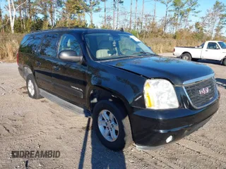 2012 GMC Yukon XL SLT with VIN 1GKS2KE71CR161613, listed as a IAAI auction lot 41021605 with 236,272 mi miles. Bid and sale history available at carsss.com. Image 1.