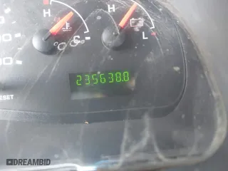 2006 Ford Econoline Wagon XL with VIN 1FMRE11WX6DA34316, listed as a IAAI auction lot 42035725 with 235,638 mi miles. Bid and sale history available at carsss.com. Image 7.