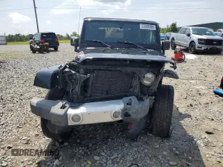 2008 Jeep Wrangler Unlimited Sahara with VIN 1J4GA59178L607960, listed as a Copart auction lot 57855995 with 122,913 mi miles and Salvage title. Bid and sale history available at DreamBid. Image 5.