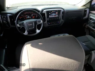 2015 GMC Sierra 1500 SLE z VIN 3GTU2UEC5FG348337, wystawiony jako Copart lot #53027175 z przebiegiem 154 189 mil mil oraz Szkoda całkowita • Salvage title. Historia ofert i sprzedaży dostępna na DreamBid. Obrazek 8.