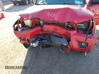 2014 Toyota Tacoma with VIN 3TMLU4EN5EM152759, listed as a IAAI auction lot 41726552 with 194,817 mi miles. Bid and sale history available at carsss.com. Image 6.