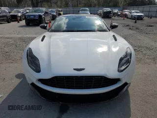 2019 Aston Martin DB11 V8 z VIN SCFRMFAW0KGL05298, wystawiony jako Copart lot #41977185 z przebiegiem 21 000 mil mil oraz Nie do naprawy. Historia ofert i sprzedaży dostępna na DreamBid. Obrazek 5.