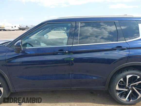 2024 Mitsubishi Outlander SEL z VIN JA4J4WA88RZ018247, wystawiony jako IAAI lot #40377423 z przebiegiem 9 558 mil mil oraz . Historia ofert i sprzedaży dostępna na DreamBid. Obrazek 14.