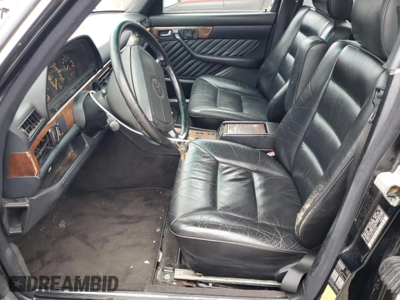 1990 Mercedes-Benz 560 with VIN WDBCA39E7LA509137, listed as a Copart auction lot 70086544 with 167,102 mi miles and Clean Title. Bid and sale history available at DreamBid. Image 7.