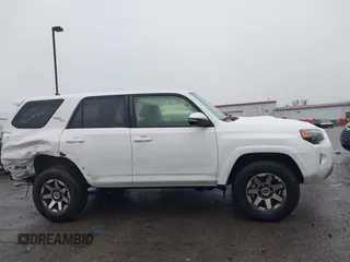 2024 Toyota 4Runner TRD Off Road z VIN JTERU5JR5R6267713, wystawiony jako IAAI lot #41096138 z przebiegiem 2 925 mil mil oraz . Historia ofert i sprzedaży dostępna na DreamBid. Obrazek 13.