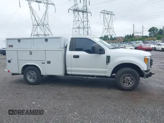 2017 Ford F-250 XL с VIN 1FTBF2A64HED39204, выставлен на аукционе IAAI как лот 42372160 с пробегом 83 748 миль миль и . История ставок и продаж доступна на DreamBid. Изображение 14.
