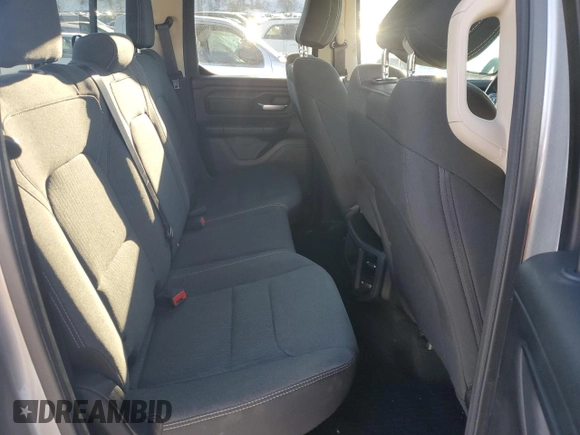 2019 Ram 1500 Tradesman z VIN 1C6SRFCT9KN738027, wystawiony jako Copart lot #87824045 z przebiegiem 198 889 mil mil oraz Czysty tytuł • Clean title. Historia ofert i sprzedaży dostępna na DreamBid. Obrazek 10.