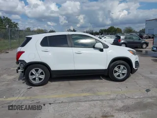 2021 Chevrolet Trax LS with VIN KL7CJKSB2MB323395, listed as a IAAI auction lot 41548740 with 85,999 mi miles. Bid and sale history available at carsss.com. Image 13.