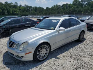 2008 Mercedes-Benz E 550 Sport with VIN WDBUF72X58B208697, listed as a Copart auction lot 61942295 with 196,760 mi miles and Salvage title. Bid and sale history available at DreamBid. Image 1.