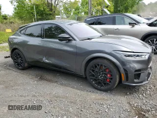 2023 Ford Mustang Mach-E GT z VIN 3FMTK4SXXPMA38492, wystawiony jako Copart lot #58784895 z przebiegiem 19 309 mil mil oraz Szkoda całkowita • Salvage title. Historia ofert i sprzedaży dostępna na DreamBid. Obrazek 4.