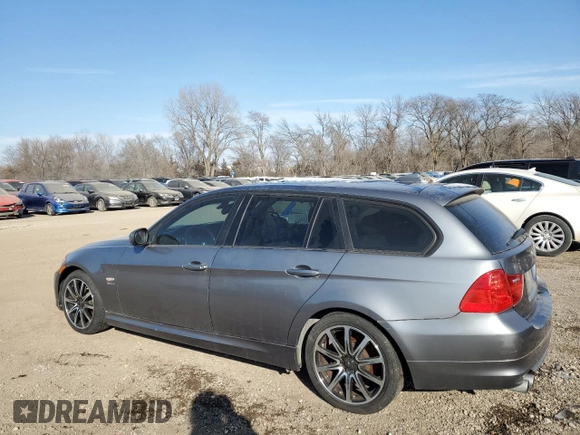 2011 BMW 3 Series 328i xDrive with VIN WBAUU3C57BA541653, listed as a Copart auction lot 87897925 with 124,400 mi miles and Clean Title. Bid and sale history available at DreamBid. Image 3.