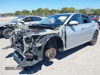 2022 Nissan Altima SV with VIN 1N4BL4DV9NN395888, listed as a IAAI auction lot 41842862 with 36,817 mi miles and . Bid and sale history available at carsss.com. Image 2.