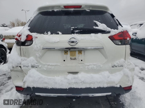 2018 Nissan Rogue SV z VIN JN8AT2MV2JW346549, wystawiony jako Copart lot #82572574 z przebiegiem 66 193 mil mil oraz Szkoda całkowita • Salvage title. Historia ofert i sprzedaży dostępna na DreamBid. Obrazek 6.