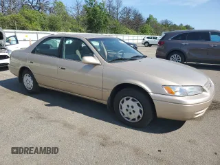 1998 Toyota Camry LE z VIN JT2BG22K8W0192431, wystawiony jako Copart lot #59421795 z przebiegiem 63 232 mil mil oraz Czysty tytuł • Clean title. Historia ofert i sprzedaży dostępna na DreamBid. Obrazek 4.