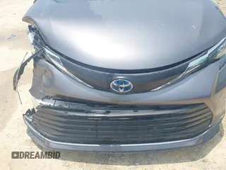 2024 Toyota Sienna XLE z VIN 5TDYRKEC4RS204737, wystawiony jako IAAI lot #40218275 z przebiegiem 336 mil mil oraz . Historia ofert i sprzedaży dostępna na DreamBid. Obrazek 19.