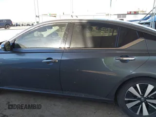 2020 Nissan Altima 2.5 SL with VIN 1N4BL4EV0LC241433, listed as a IAAI auction lot 41664402 with 84,106 mi miles. Bid and sale history available at carsss.com. Image 14.