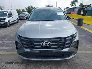 2025 Hyundai Tucson SEL z VIN 5NMJB3DE5SH465219, wystawiony jako IAAI lot #42490892 z przebiegiem 11 135 mil mil oraz . Historia ofert i sprzedaży dostępna na DreamBid. Obrazek 12.