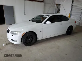 2009 BMW 3 Series 328i xDrive z VIN WBAWC33559PU83271, wystawiony jako Copart lot #85679874 z przebiegiem 123 895 mil mil oraz Czysty tytuł • Clean title. Historia ofert i sprzedaży dostępna na DreamBid. Obrazek 1.